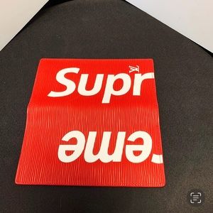 Meet your Posher, Ella